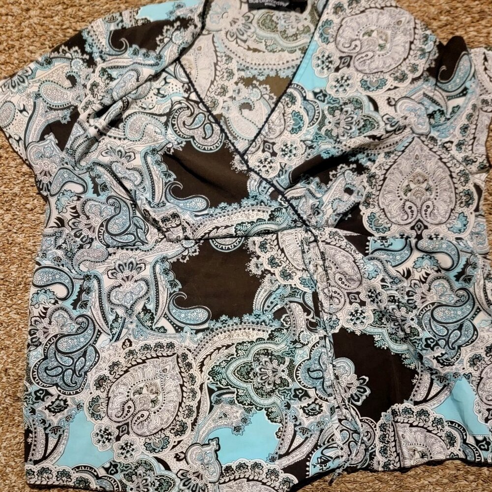 Beautiful short sleeved blouse